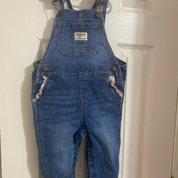 Girl’s Oshkosh B’Gosh Denim Overalls - Picture 4 of 7